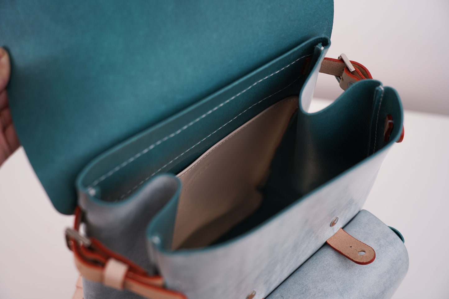 GA custom daily commuter women's genuine leather backpack, pure leather backpack, first-layer waxed leather, vintage and high-end